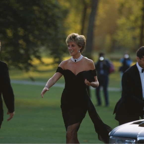 GOTHIC. GALLERY SERPENTINE. Bustles Skirt in Black. Victorian Fashion 18th - Picture 5 of 10